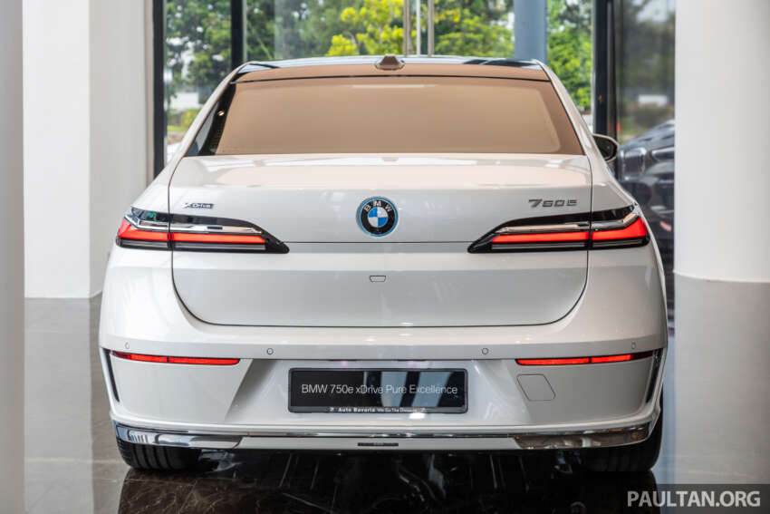 BMW 750e xDrive Pure Excellence 2023 di Malaysia – PHEV CKD; 489 PS, 87 km jarak EV; dari RM613k 1620950