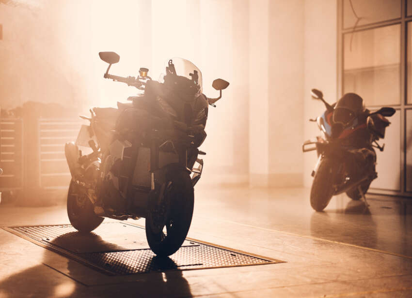 2023 BMW Motorrad M1000XR sports-tourer prototype unveiled – inline-four, 200 hp, 280 km/h top speed 1622471