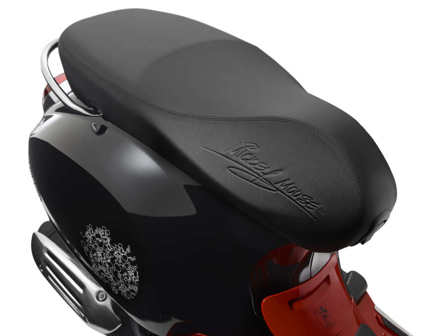 Disney Mickey Mouse Edition by Vespa revealed 1630802