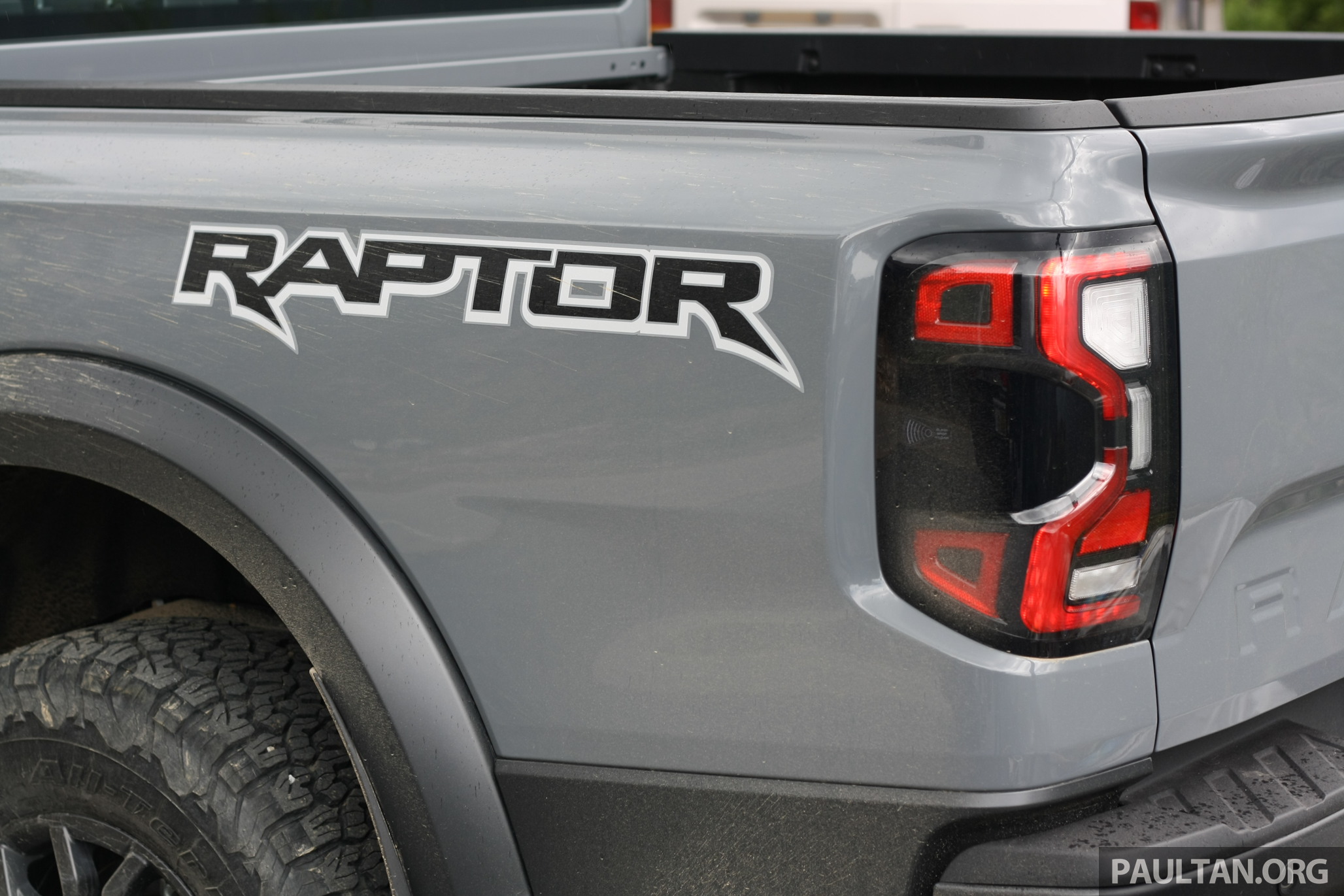 2023 Ford Ranger Raptor 2.0L Biturbo Diesel Vietnam drive ext-015