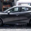 Mazda 2 2023 <em>facelift</em> diperkenal di Thailand — sedan dan hatchback, 1.3L petrol/1.5L diesel, 10 varian