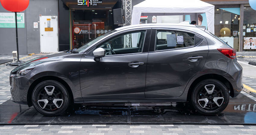 Mazda 2 2023 <em>facelift</em> diperkenal di Thailand — sedan dan hatchback, 1.3L petrol/1.5L diesel, 10 varian 1631490