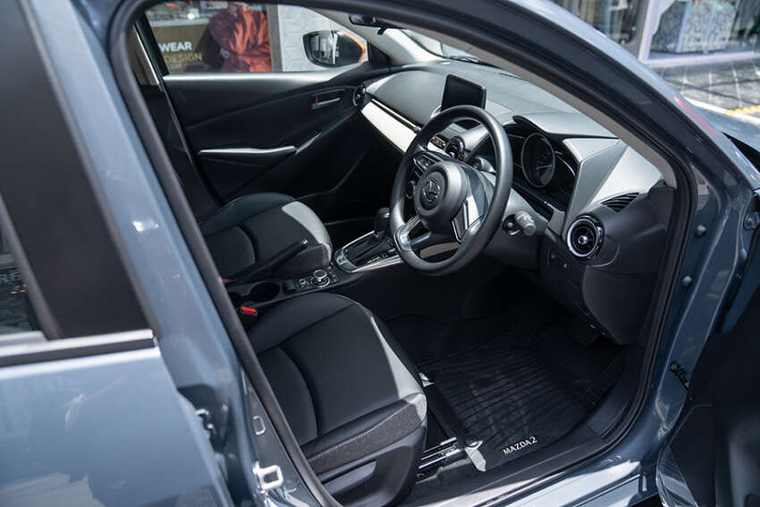 Mazda 2 2023 <em>facelift</em> diperkenal di Thailand — sedan dan hatchback, 1.3L petrol/1.5L diesel, 10 varian 1631507