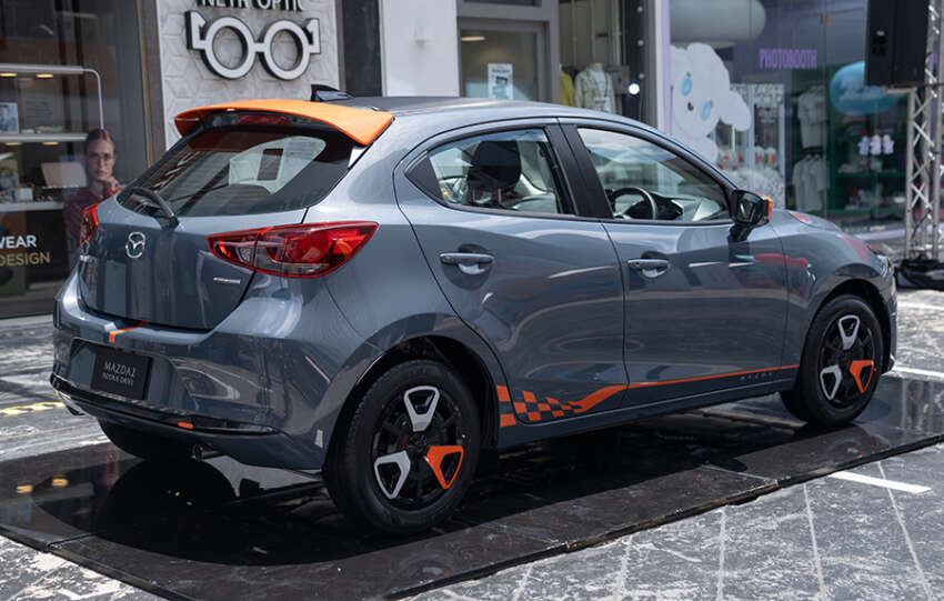 Mazda 2 2023 <em>facelift</em> diperkenal di Thailand — sedan dan hatchback, 1.3L petrol/1.5L diesel, 10 varian 1631498