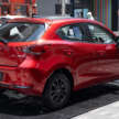 Mazda 2 2023 <em>facelift</em> diperkenal di Thailand — sedan dan hatchback, 1.3L petrol/1.5L diesel, 10 varian