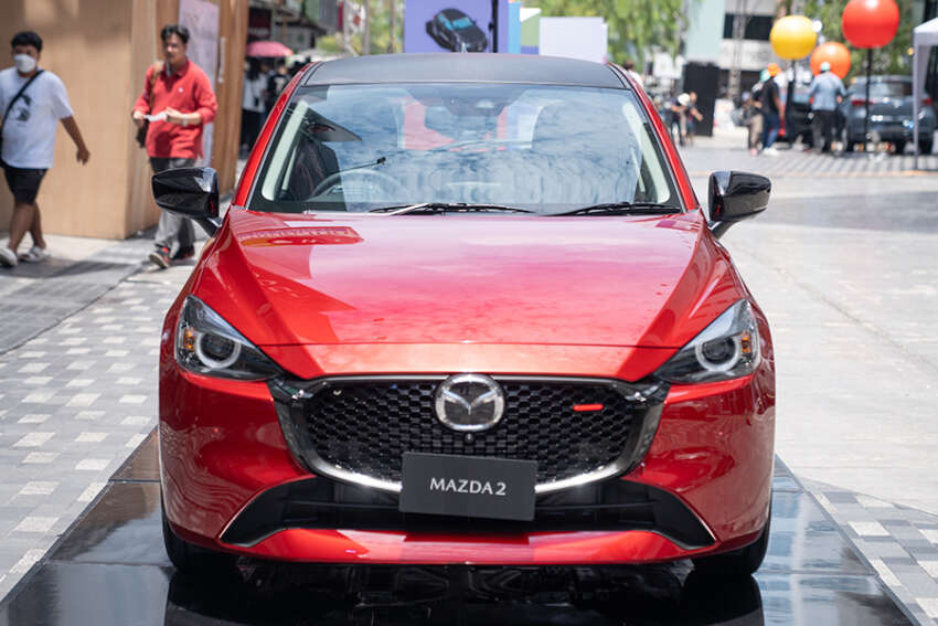 Mazda 2 2023 <em>facelift</em> diperkenal di Thailand — sedan dan hatchback, 1.3L petrol/1.5L diesel, 10 varian 1631550