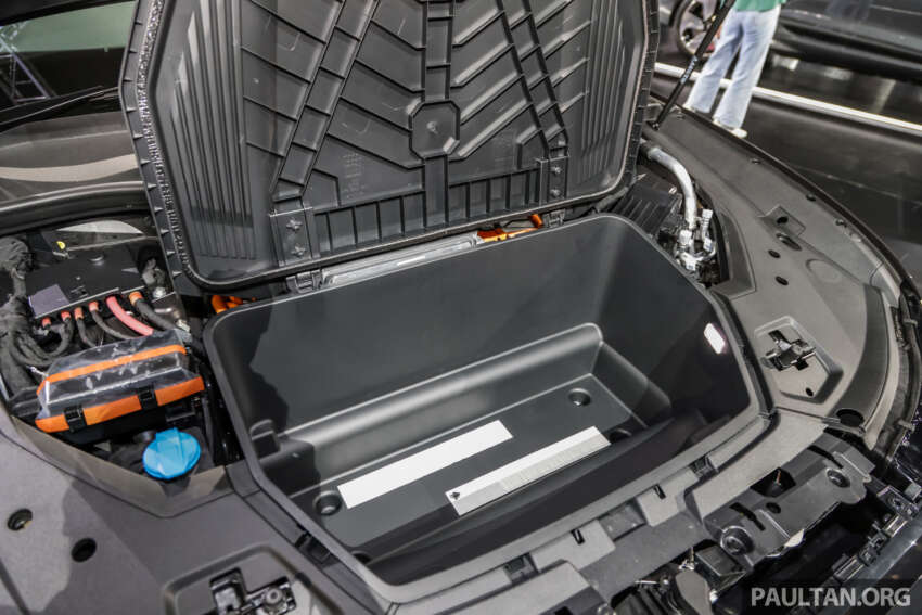 Audi Q8 e-tron 2023 dilancarkan di M’sia — jarak EV hingga 487 km, pilihan Sportback; harga dari RM384k 1628092
