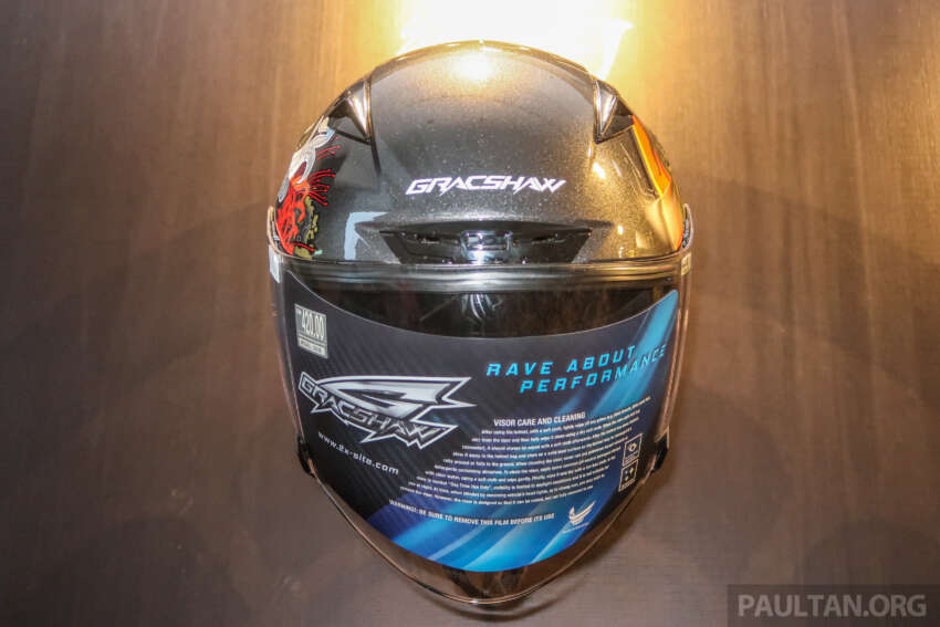 Gracshaw lancar helmet berkonsepkan Jepun – enam pilihan grafik, dua visor, lulus SIRIM, harga RM420 1626257