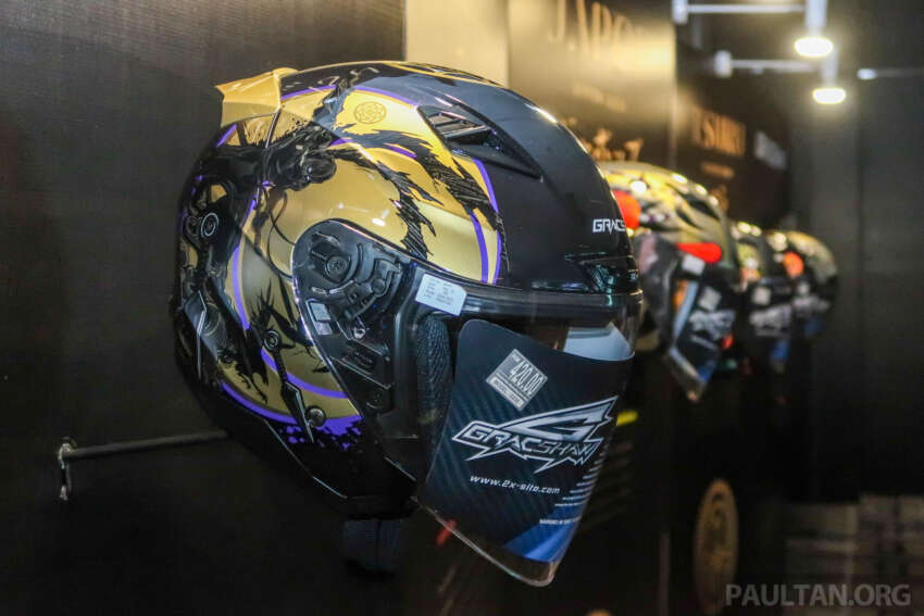 Gracshaw lancar helmet berkonsepkan Jepun – enam pilihan grafik, dua visor, lulus SIRIM, harga RM420 1626255