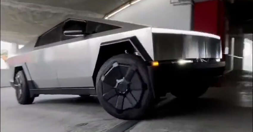 Tesla Cybertruck – bahagian dalam trak pikap elektrik terdedah semasa acara di AS,  produksi tahun ini? 1633422