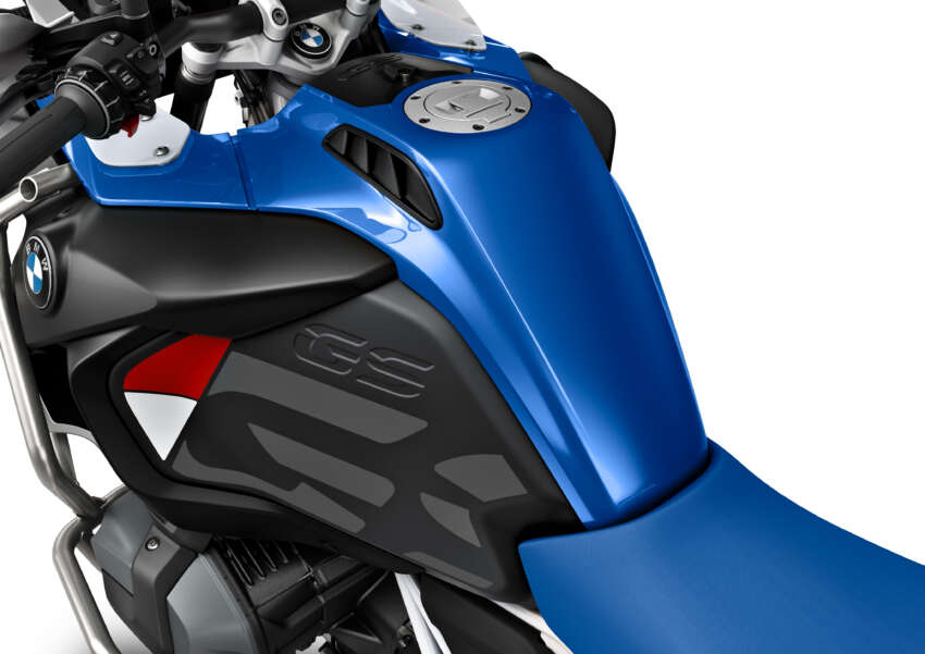 2023 BMW Motorrad R1250GS Adventure  in Racing Blue, R1250RT sports-tourer gets two new colours 1635306