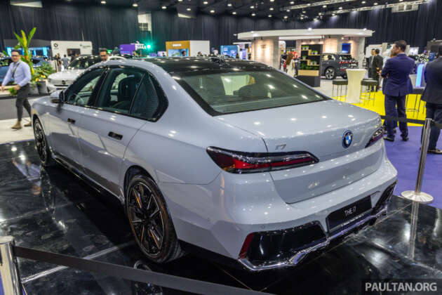 EVx 2023: BMW i7 xDrive60 on display at SCCC – 625 km EV range, 544 PS, 31.3-inch rear theatre screen