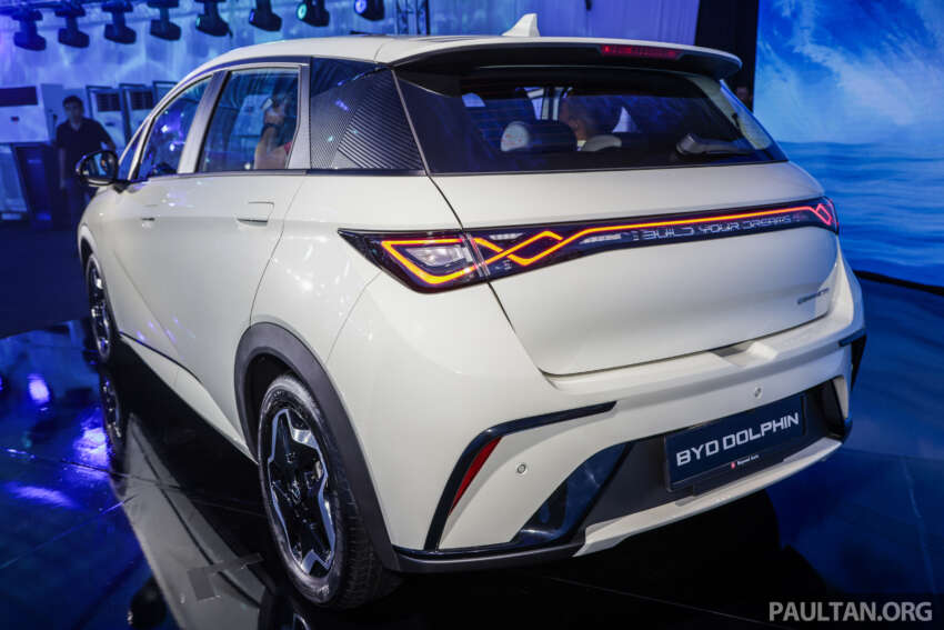 BYD Dolphin 2023 kini di Malaysia – 44.9 kWh atau 60.48 kWh, capai jarak hingga 490 km; dari RM99,900 1647205