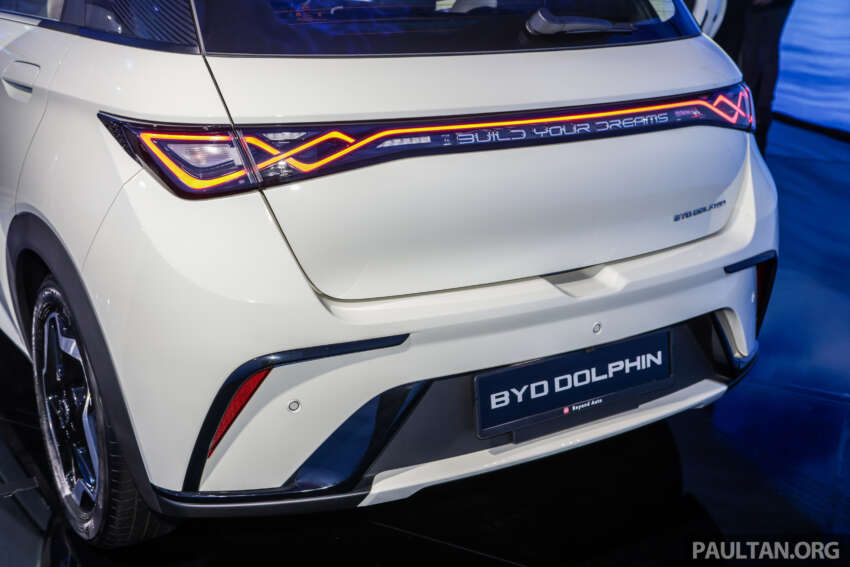 BYD Dolphin 2023 kini di Malaysia – 44.9 kWh atau 60.48 kWh, capai jarak hingga 490 km; dari RM99,900 1647225
