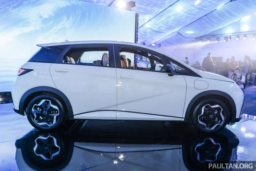 BYD Dolphin 2023 kini di Malaysia – 44.9 kWh atau 60.48 kWh, capai jarak hingga 490 km; dari RM99,900 1647208