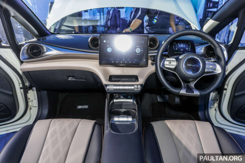 BYD Dolphin 2023 kini di Malaysia – 44.9 kWh atau 60.48 kWh, capai jarak hingga 490 km; dari RM99,900 1647235