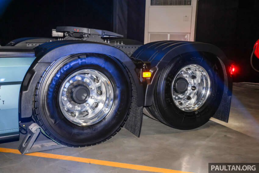 Volvo Trucks Malaysia launches EV heavy duty prime movers  – FH, FM, FMX; 300 km range, est RM2 million 1639164