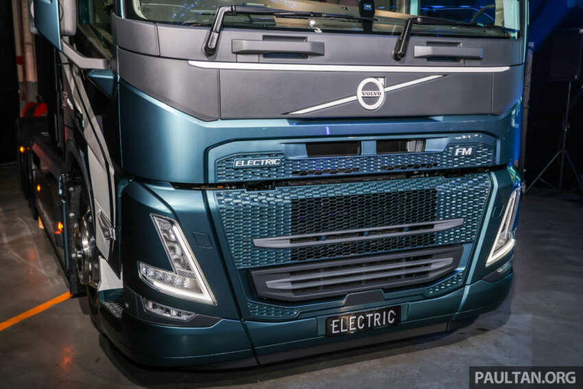 Volvo Trucks Malaysia launches EV heavy duty prime movers  – FH, FM, FMX; 300 km range, est RM2 million 1639152
