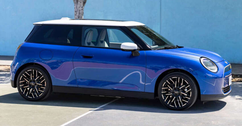 2024 MINI Cooper Electric EV interior shown – inspired by the classic Mini; more details coming on July 27 1643424