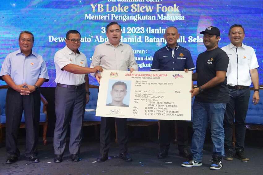 Gov’t to provide 4,000 free PSV licences to B40 group – RM2 million allocated for MyPSV initiative this year 1636054