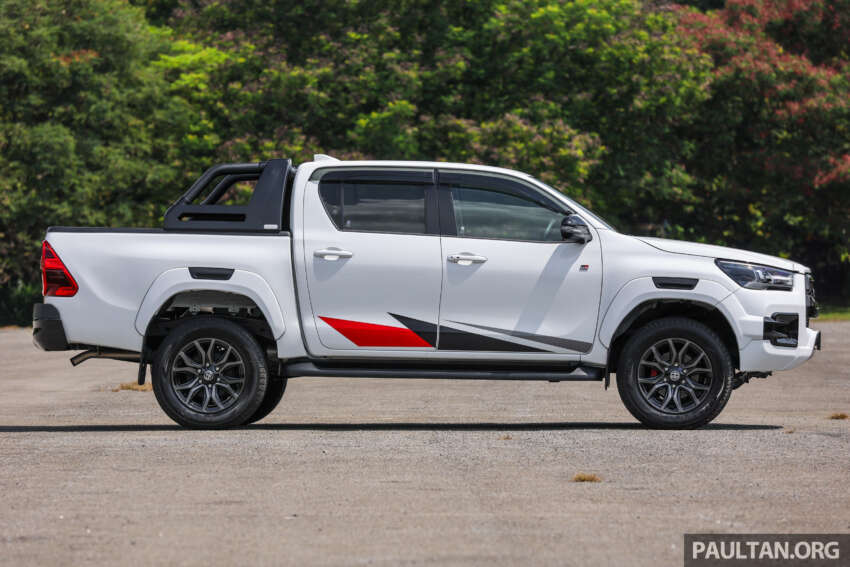 2023 Toyota Hilux GR Sport in Malaysia – sporty pick-up truck with bodykit, monotube dampers; fr RM169k 1658415