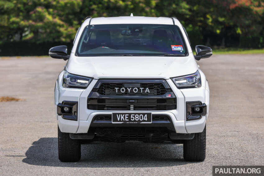 2023 Toyota Hilux GR Sport in Malaysia – sporty pick-up truck with bodykit, monotube dampers; fr RM169k 1658416