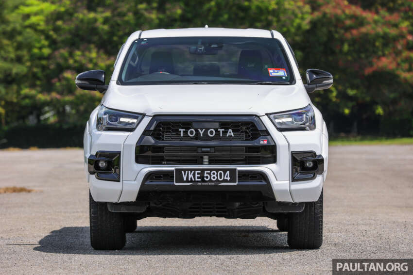 2023 Toyota Hilux GR Sport in Malaysia – sporty pick-up truck with bodykit, monotube dampers; fr RM169k 1658417