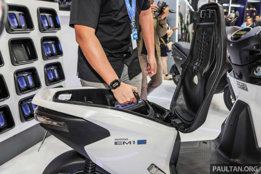2023 GIIAS: Honda EM-1 electric scooter shown 1654874
