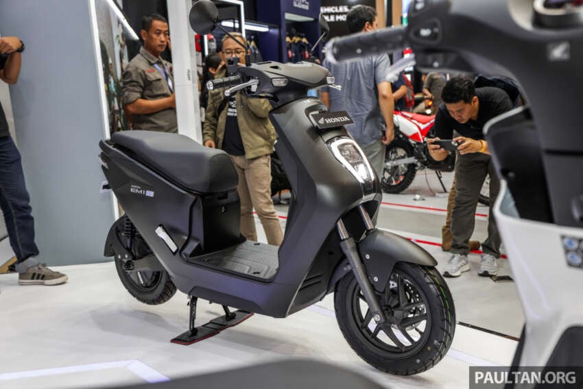 2023 GIIAS: Honda EM-1 electric scooter shown 1654877
