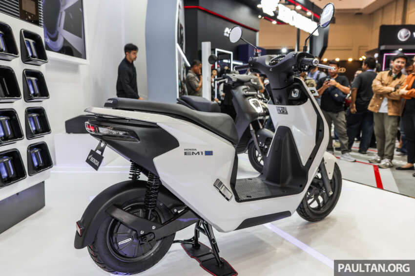 2023 GIIAS: Honda EM-1 electric scooter shown 1654867