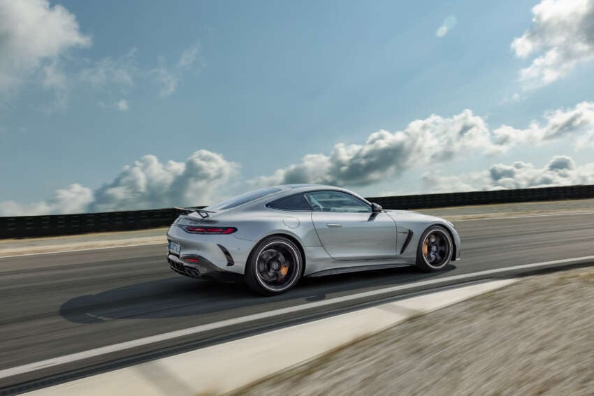 2024 Mercedes-AMG GT – 2nd-gen is larger, has AWD, optional 2+2 seats; 4.0L V8 up to 585 PS and 800 Nm 1657395