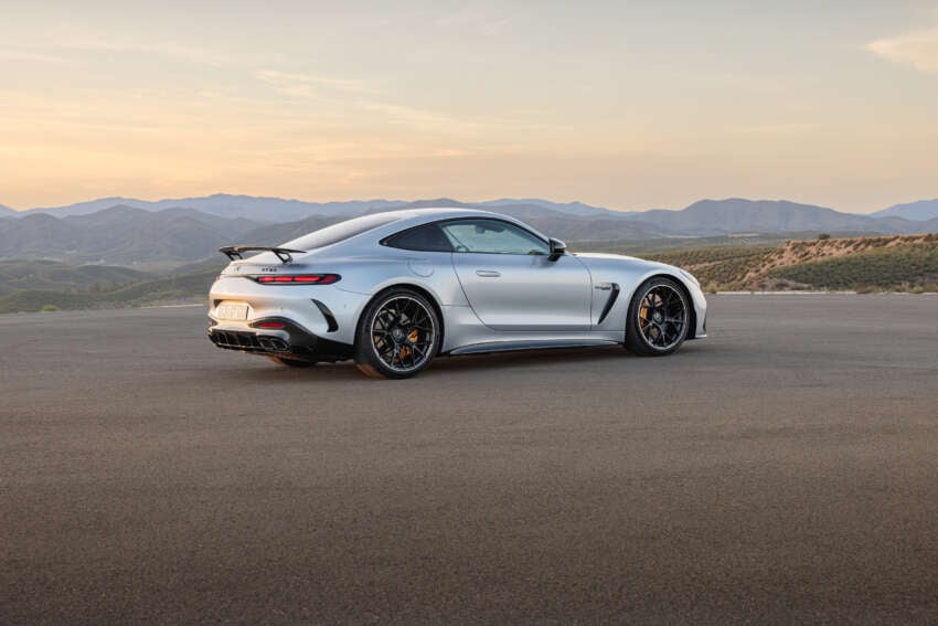 2024 Mercedes-AMG GT – 2nd-gen is larger, has AWD, optional 2+2 seats; 4.0L V8 up to 585 PS and 800 Nm 1657368