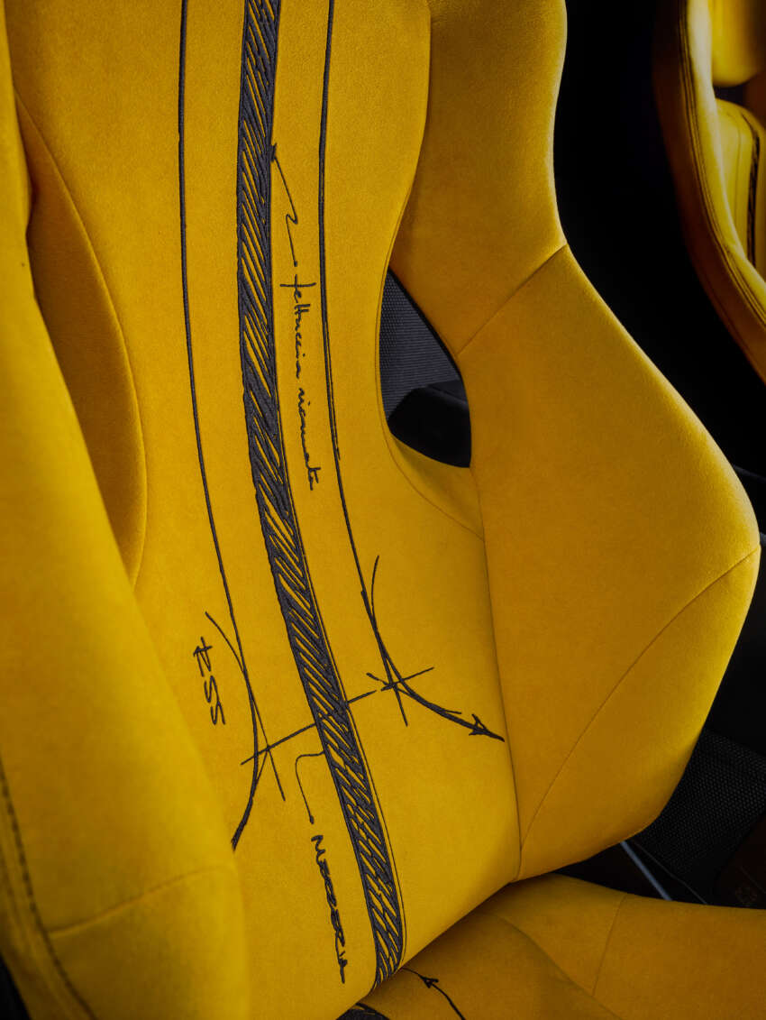 Ferrari 812 Competizione Tailor Made dengan konsep conteng luar dan dalam akan dibuka untuk lelongan 1657908