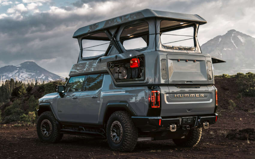 GMC Hummer EV EarthCruiser – electric pick-up truck with carbon-fibre pop-up camper, bed and kitchen 1659831
