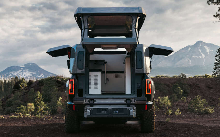 GMC Hummer EV EarthCruiser – electric pick-up truck with carbon-fibre pop-up camper, bed and kitchen 1659833