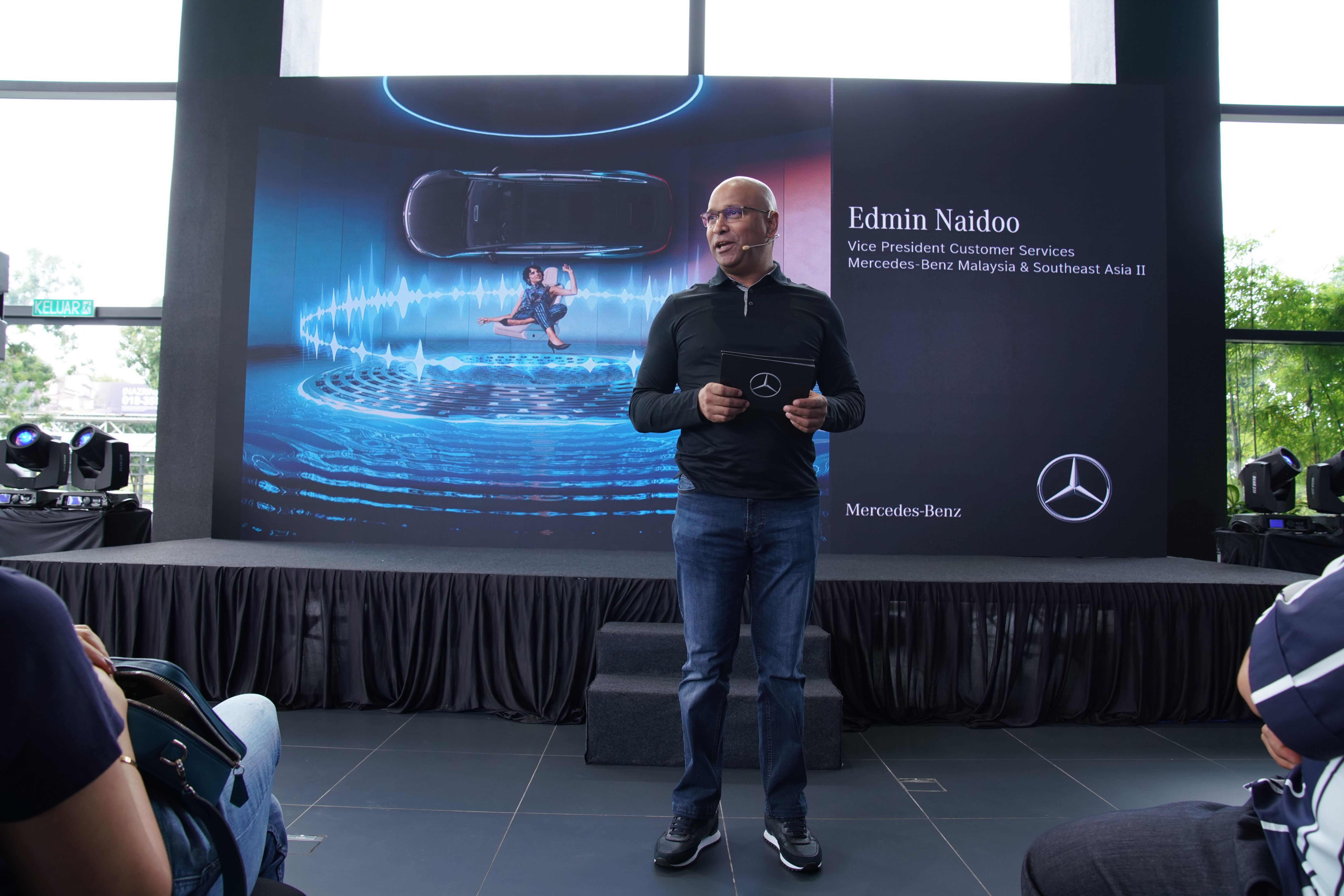 Mercedes-Benz Star Experience MY inline-2
