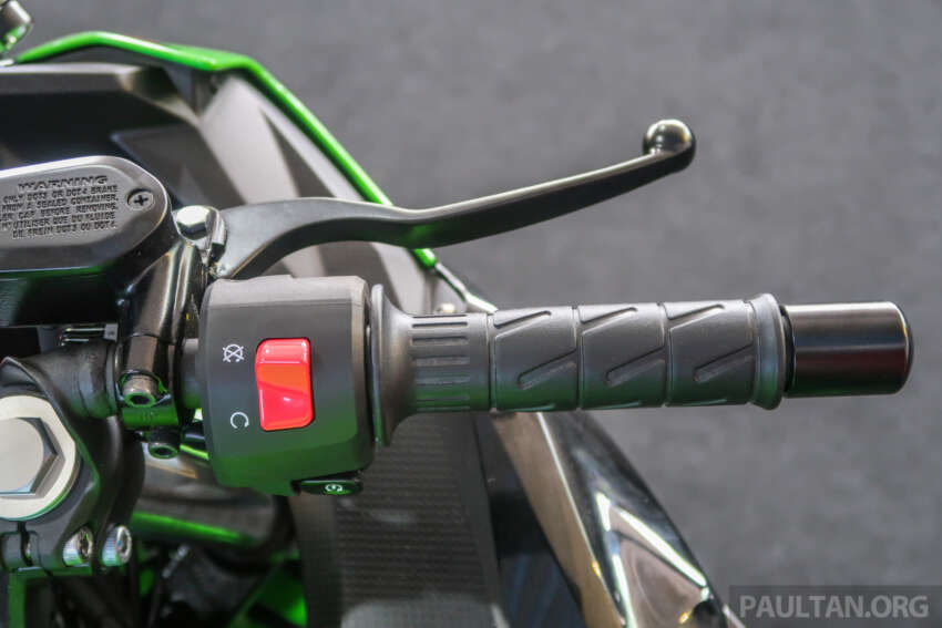 Modenas Ninja 250 ABS ditawarkan dalam warna hijau 1652143