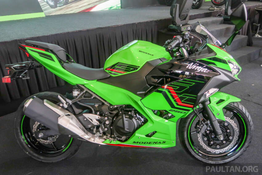Modenas Ninja 250 ABS ditawarkan dalam warna hijau 1652156