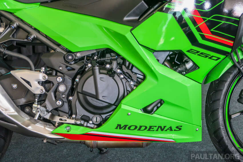 Modenas Ninja 250 ABS ditawarkan dalam warna hijau 1652149
