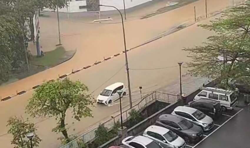 Seksyen 13 Shah Alam dilanda banjir – elak redah jalan ditenggelami air, perlunya insurans bencana alam 1655660