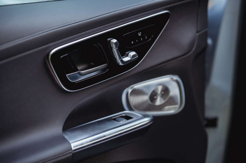 Mercedes-Benz GLC300 4Matic CKD RM51k cheaper than CBU; sunroof, Handsfree Access – RM379k 1667742