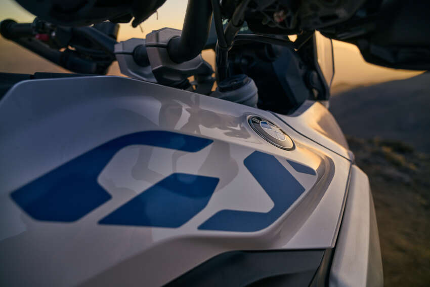 BMW R1300GS diperkenal – rombakan menyeluruh termasuk gaya, enjin, suspensi dan casis, 145 hp 1672852