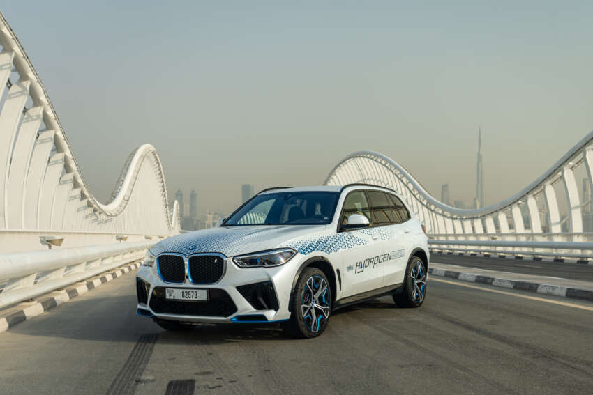 BMW iX5 Hydrogen goes hot-weather testing in UAE 1666160