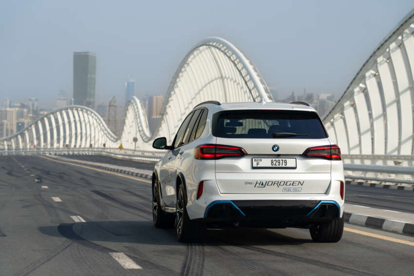 BMW iX5 Hydrogen goes hot-weather testing in UAE 1666164