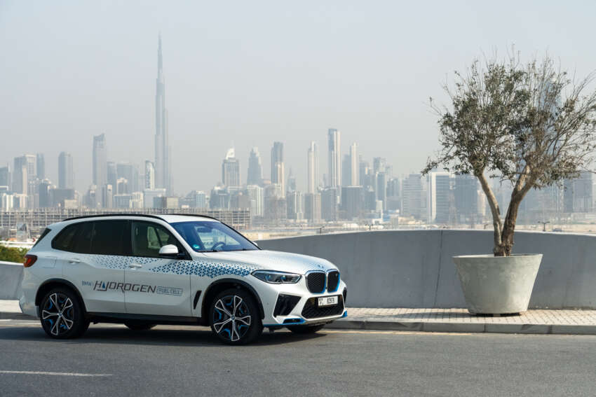 BMW iX5 Hydrogen goes hot-weather testing in UAE 1666170