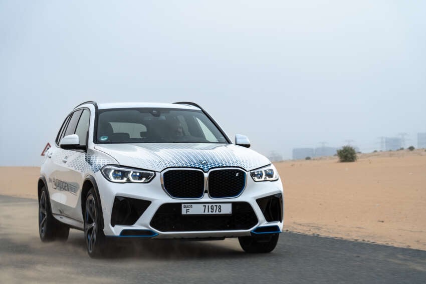 BMW iX5 Hydrogen goes hot-weather testing in UAE 1666172