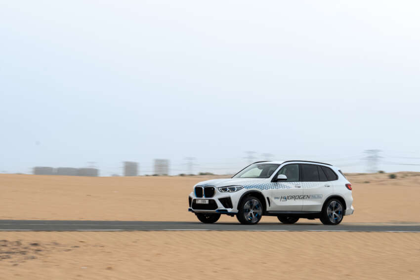 BMW iX5 Hydrogen goes hot-weather testing in UAE 1666176