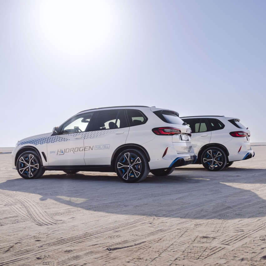 BMW iX5 Hydrogen goes hot-weather testing in UAE 1666187