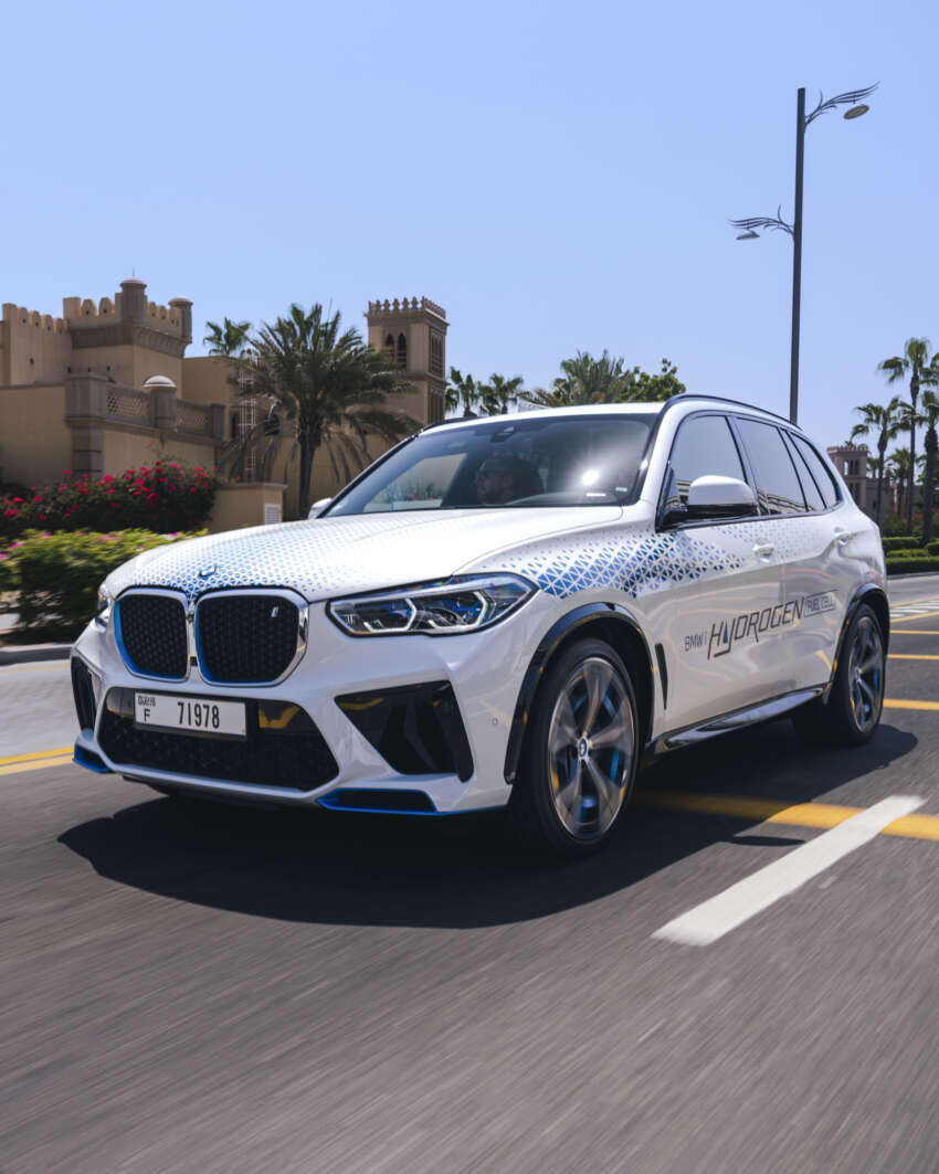 BMW iX5 Hydrogen goes hot-weather testing in UAE 1666189