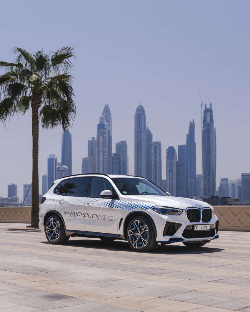 BMW iX5 Hydrogen goes hot-weather testing in UAE 1666195